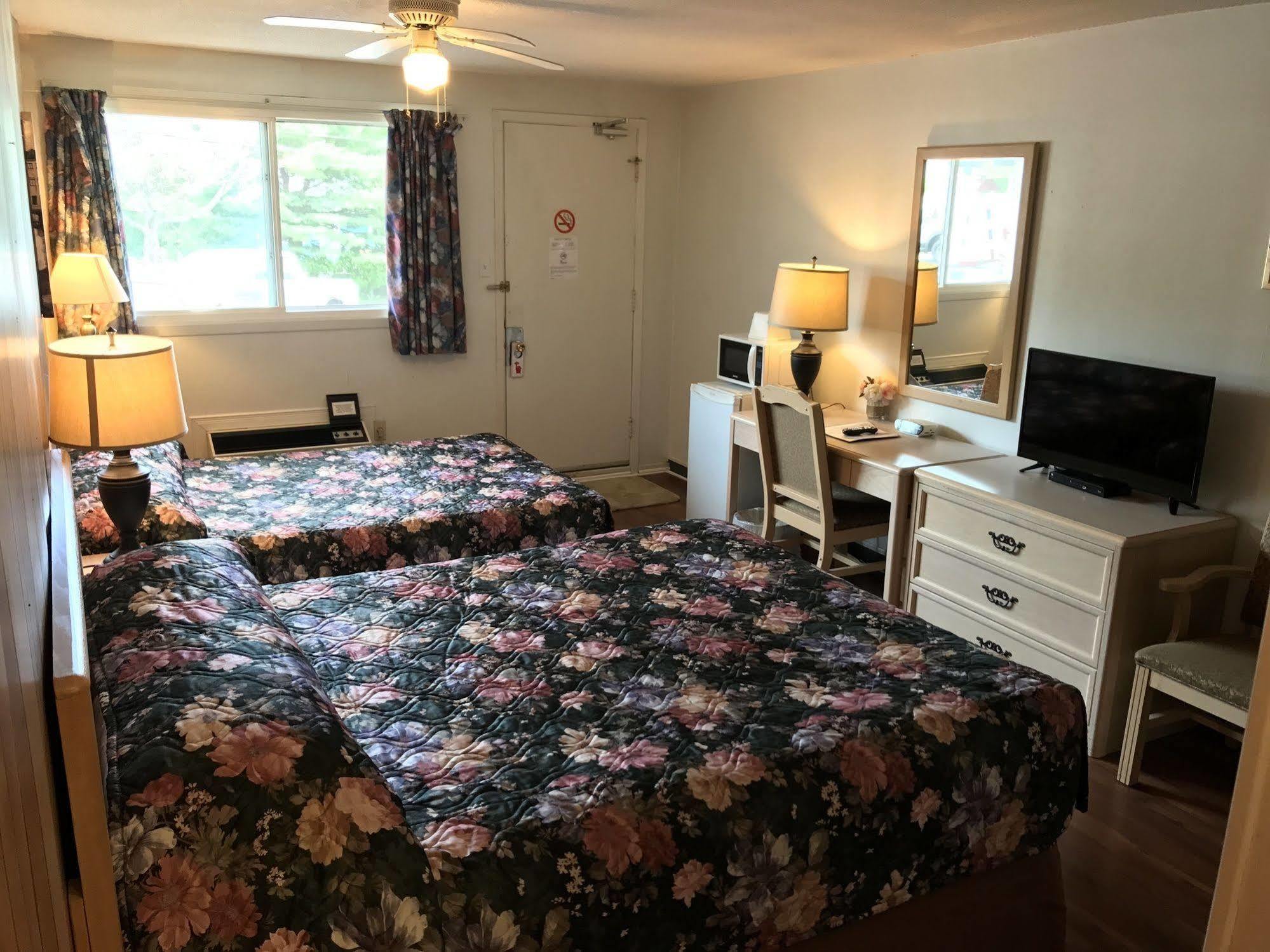Lake City Motel Dartmouth Exteriér fotografie