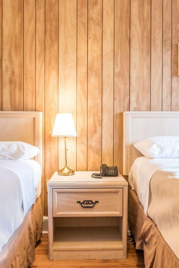 Lake City Motel Dartmouth Exteriér fotografie